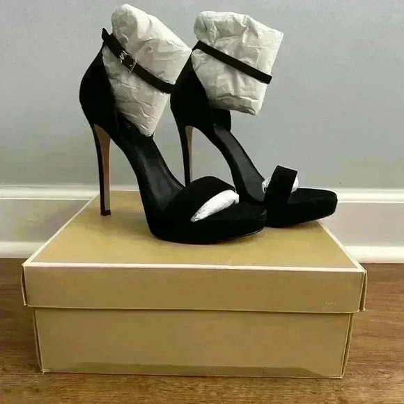 MK Black Velvet Heels size 8M - Picture 1 of 5